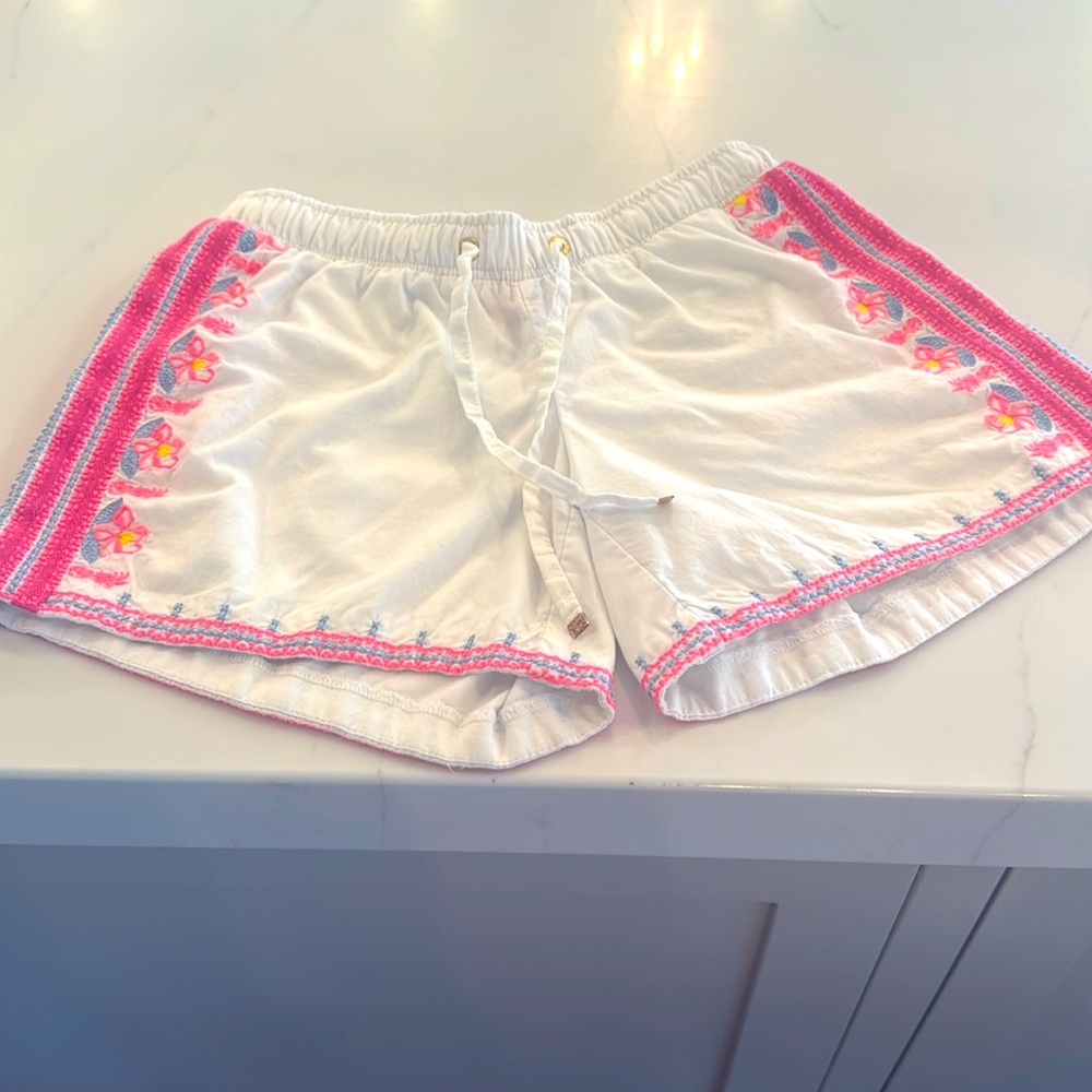Lilly Pulitzer White Katia Shorts with Pink Floral Embroidery in XS